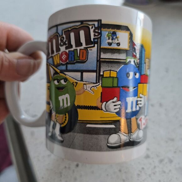 M & M’s World Times Square New York Themed 11 oz Coffee Mug Cup Ryan - Picture 1 of 8